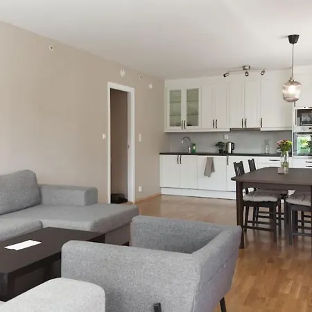 Dinbnb I Family-friendly & Spacious 2-bedroom With Parking